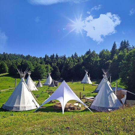 Village Tipi La Féclaz Eksteriør billede