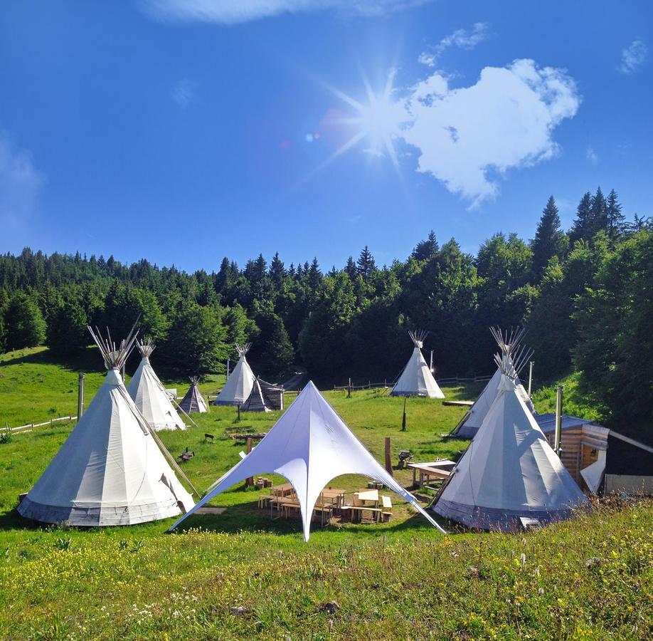 Village Tipi La Féclaz Eksteriør billede