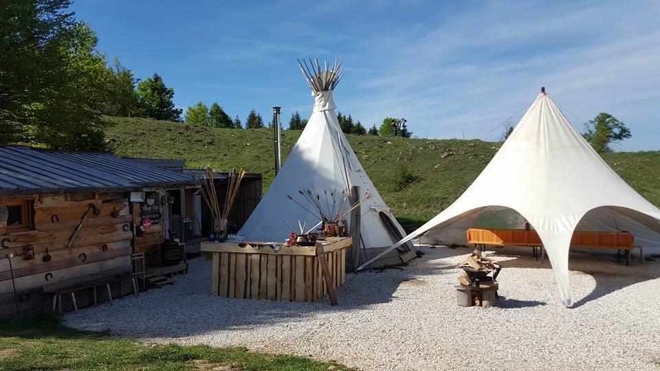 Village Tipi La Féclaz Eksteriør billede