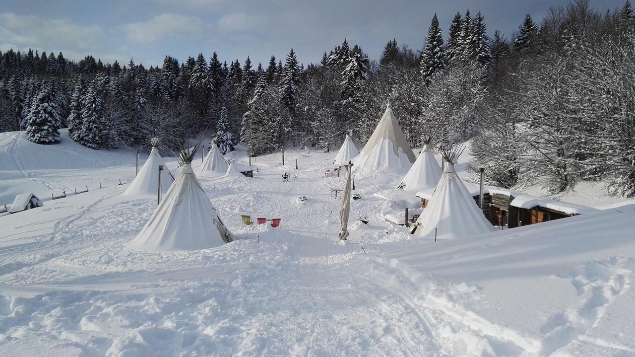Village Tipi La Féclaz Eksteriør billede