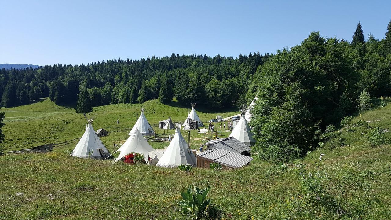 Village Tipi La Féclaz Eksteriør billede