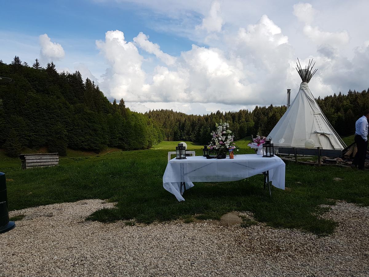Village Tipi La Féclaz Eksteriør billede